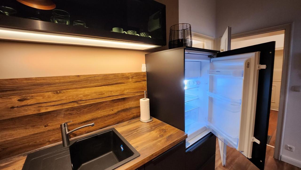 Das Ferienapartment Alexandrine Direkt Am Pfaffenteich Mit Eigenem Parkplatz Шверин Екстериор снимка