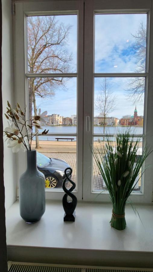 Das Ferienapartment Alexandrine Direkt Am Pfaffenteich Mit Eigenem Parkplatz Шверин Екстериор снимка