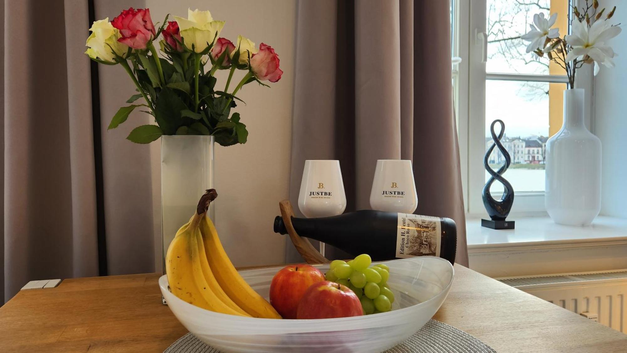 Das Ferienapartment Alexandrine Direkt Am Pfaffenteich Mit Eigenem Parkplatz Шверин Стая снимка